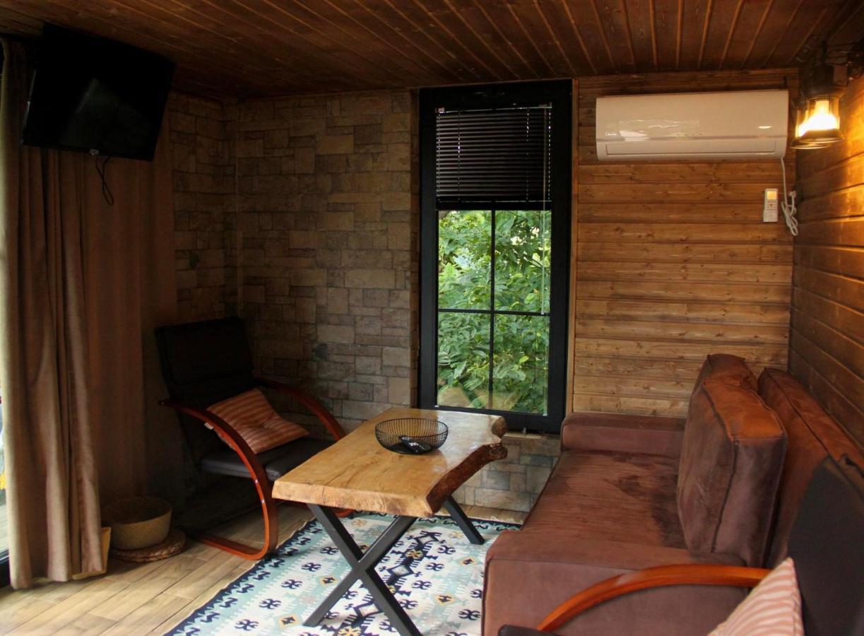 Woodpecker Ვუდფექერი Villa Batumi Exterior photo
